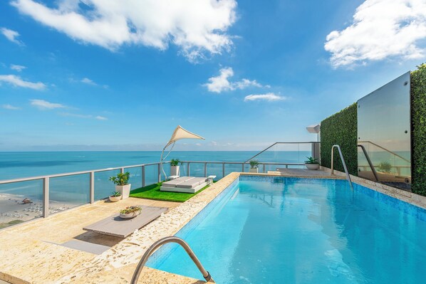 Room (W South Beach 2006/UPH-6)