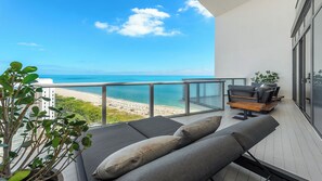 Room (W South Beach 2006/UPH-6)