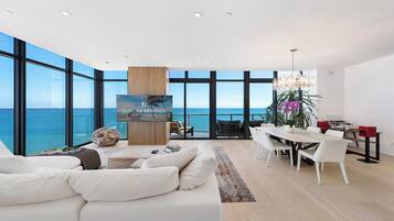 Room (W South Beach 2006/UPH-6) | 2 bedrooms, soundproofing, free WiFi, bed sheets