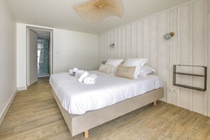 4 chambres, fer et planche à repasser, Wi-Fi gratuit, draps fournis