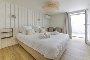 4 bedrooms, iron/ironing board, free WiFi, bed sheets - L'instant Bassin - Air Conditionné et proche plage d'Arcachon (Arcachon)