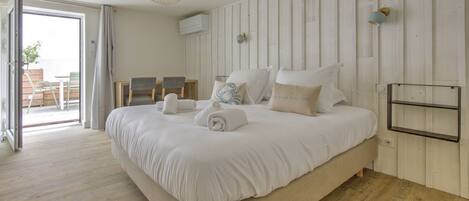 4 camere, ferro/asse da stiro, Wi-Fi gratuito, lenzuola