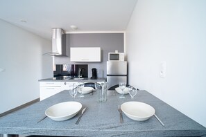 Fridge, microwave, dishwasher, coffee/tea maker - Villa Welcom 4 - 2min à Pied de la Plage (Canet-en-Roussillon)