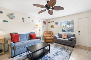 TV - Gulf Highlands Resort, 11 Pools, Sleeps 6 (Panama City Beach)