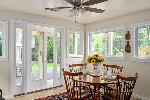 Charming 2-bedroom/2 bath house near Bruce’s Field & downtown Aiken.