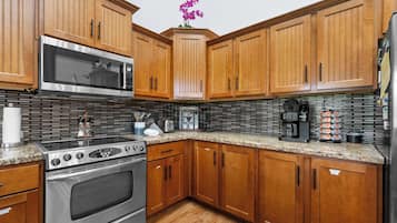 Condo, Multiple Beds, Balcony (Penthouse Eagle View) | Private kitchen | Fridge, microwave, oven, stovetop