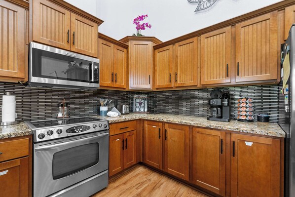 Condo, Multiple Beds, Balcony (Penthouse Eagle View) | Private kitchen