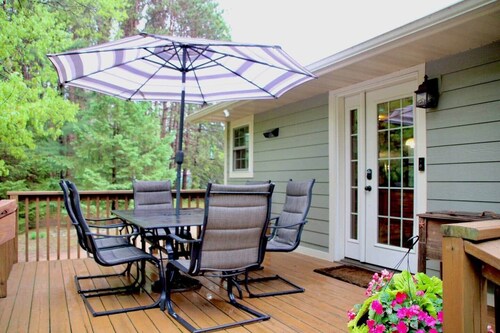 Family Friendly Home Near Trails & Live Music 3 Bedroom