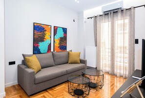 Comfort Apartment, Balcony | Living area - Stylish 2BR flat near hospital & metro (Athens)