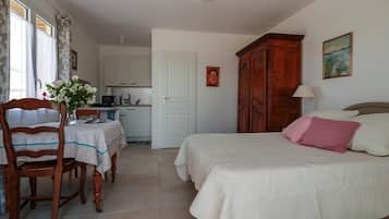 1 habitación, tabla de planchar con plancha y wifi