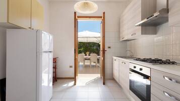 Réfrigérateur, plaque de cuisson