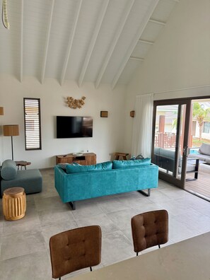 Smart TV - Luxurious Villa Azul with Private Pool located at Blue Bay Beach (Willemstad)