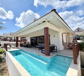 Pool - Luxurious Villa Azul with Private Pool located at Blue Bay Beach (Willemstad)