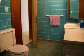 Bathroom - Aventura Hostel (San Rafael)