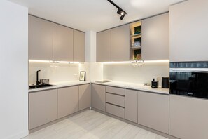 Microwave, oven