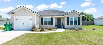 The Reveille Retreat – Pet-Friendly 3BR w/ Grill & Yard, Near Moody AFB