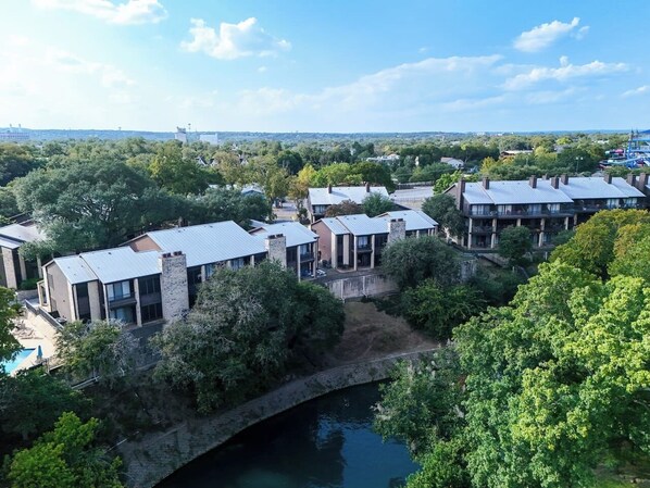 Exterior - Camp Warnecke B111- Waters Edge - Stunning Remodel (New Braunfels)