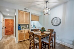 Dining - Camp Warnecke B111- Waters Edge - Stunning Remodel (New Braunfels)