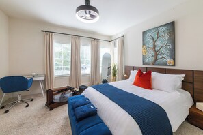 3 habitaciones, tabla de planchar con plancha, wifi y ropa de cama 