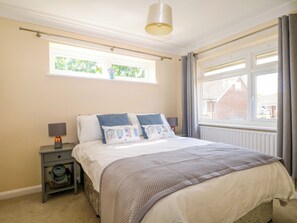 3 bedrooms, individually decorated, individually furnished, free WiFi - Pebble Place (Littlehampton)