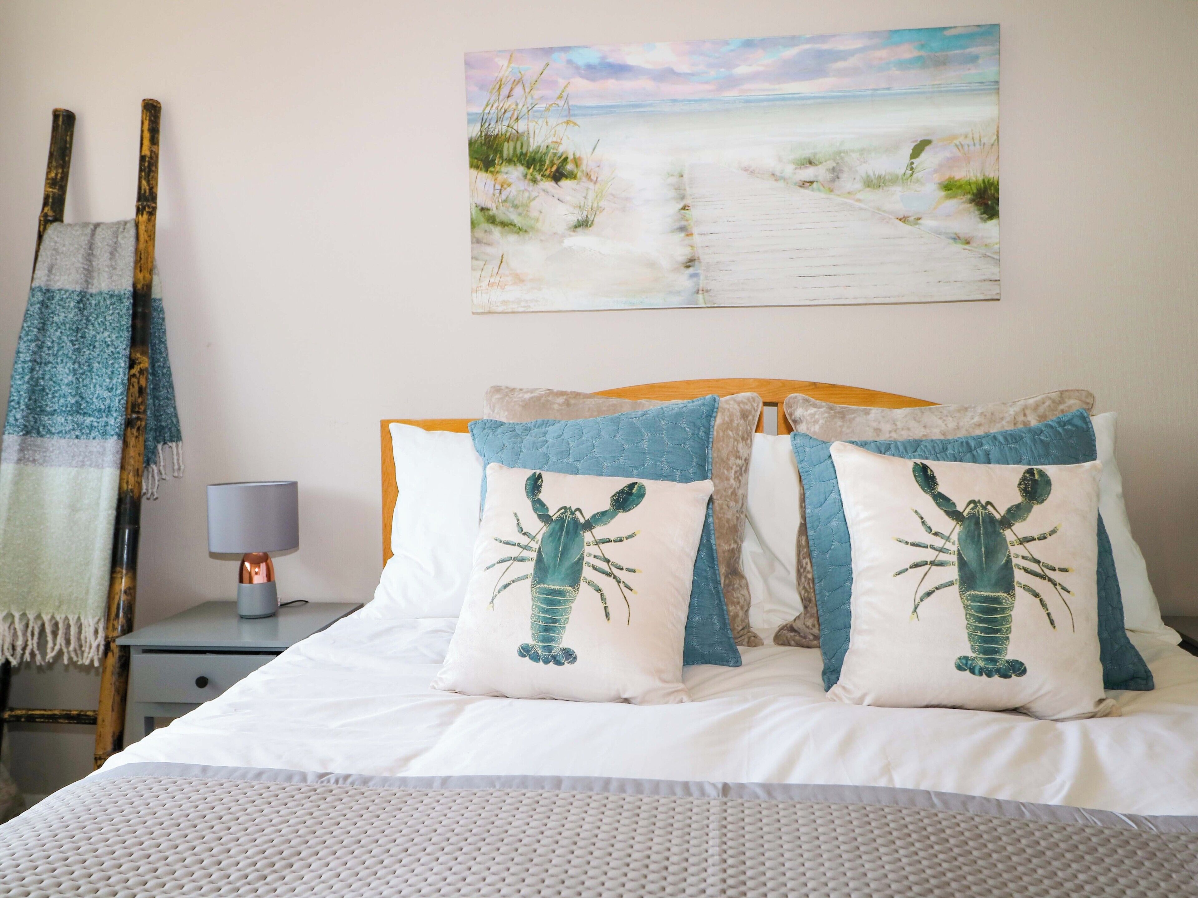 3 bedrooms, individually decorated, individually furnished, free WiFi