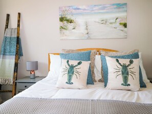 3 habitaciones, decoración personalizada y muebles diferentes 