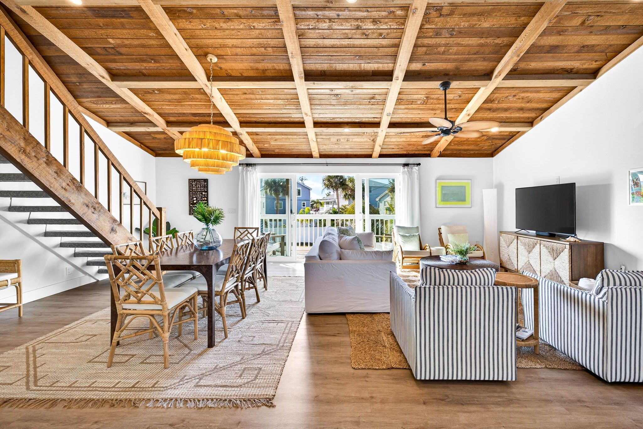 智能电视、乒乓球、立体声音响