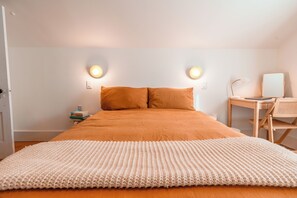 3 bedrooms, WiFi, bed sheets
