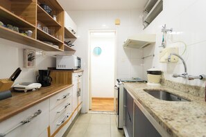 Private kitchen - SUH Leme 02 Beach Dreams  (Rio de Janeiro)