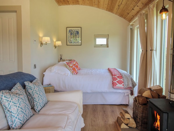 1 chambre, décoration personnalisée, ameublement personnalisé