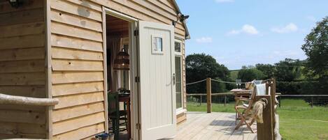 รับประทานอาหารกลางแจ้ง