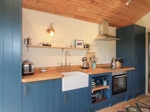 Cookware/dishes/utensils - Owl's Hollow (Bucknell)