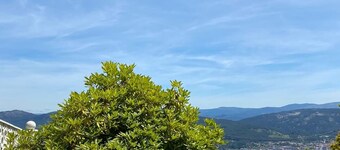 Lugar do Pombal (15min. away). From beaches and downtown Vigo)