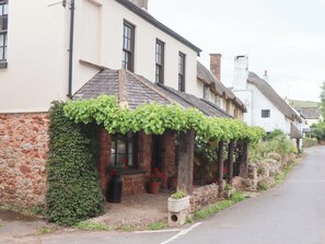 Exterior - 1 Myrtle Cottages (Newton Abbot)