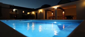 Marin Estate – 2 Villas, Pool, Jacuzzi & Game Room