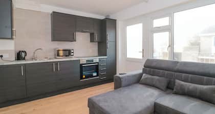Flat 24