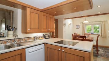 Dishwasher, cookware/dishes/utensils