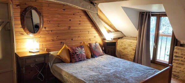 2 chambres, fer et planche à repasser