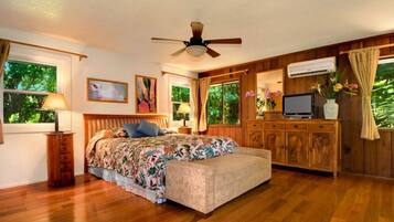 5 bedrooms, in-room safe, desk, iron/ironing board