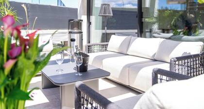 Luxurious and Elegant Villa near Shopping, Spa, Wellness, and Golf Course