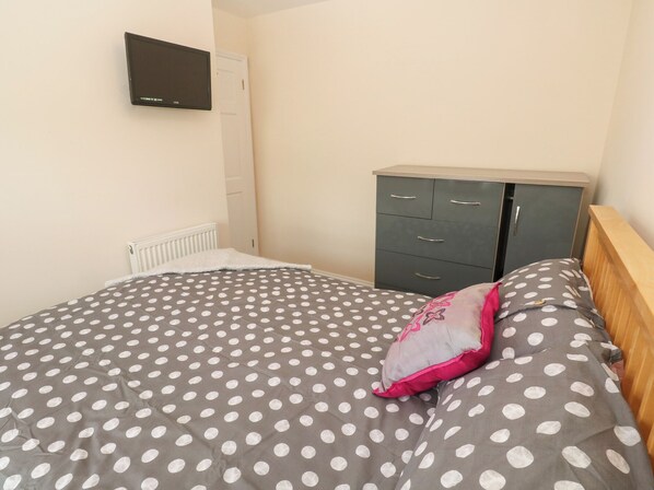 3 bedrooms, individually decorated, individually furnished, free WiFi