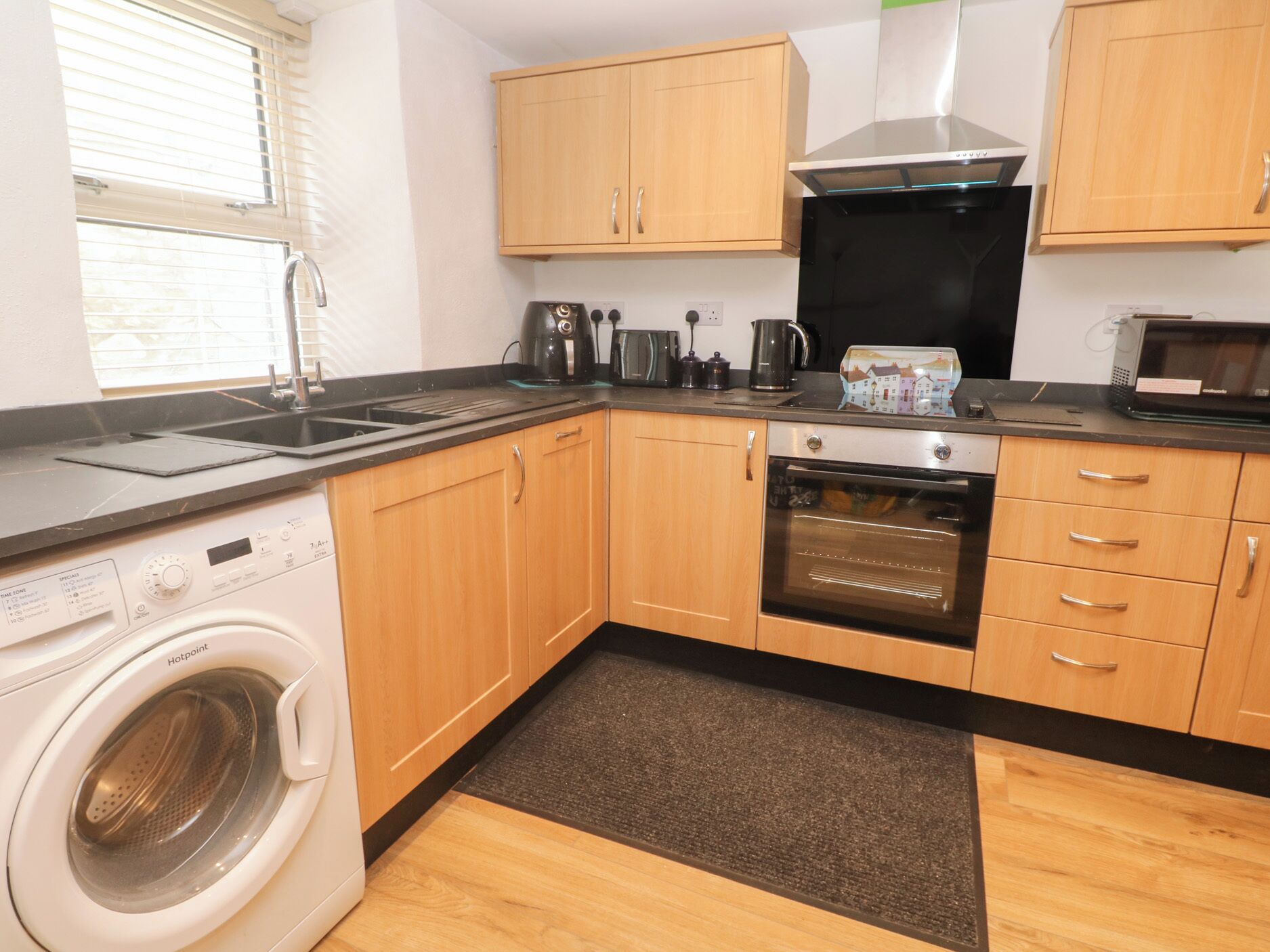 Dishwasher, cookware/dishes/utensils