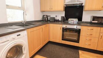 Dishwasher, cookware/dishes/utensils