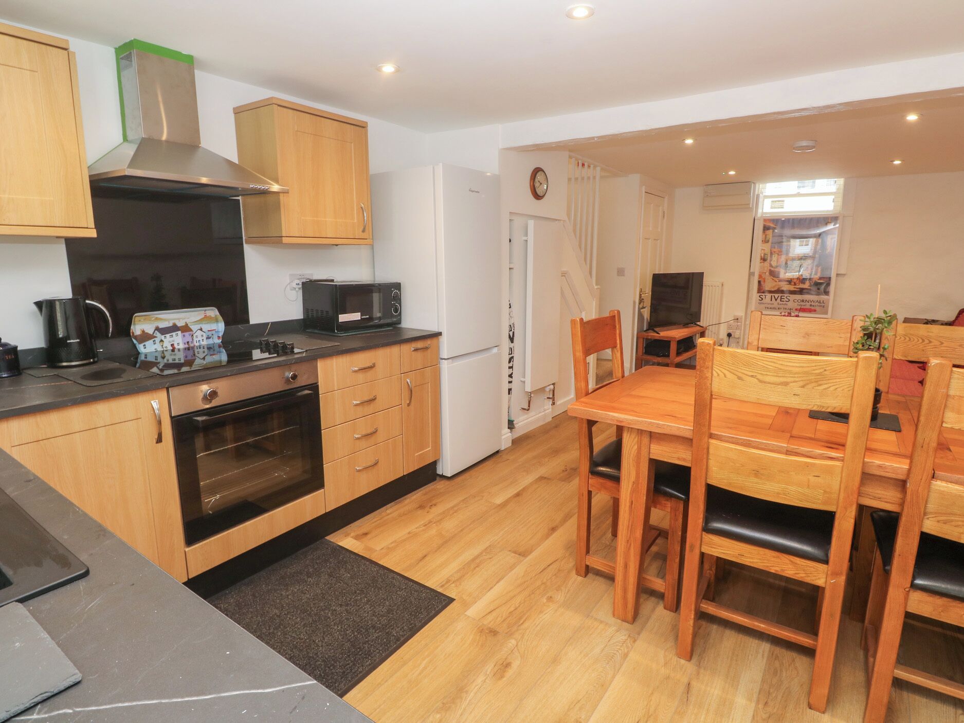 Dishwasher, cookware/dishes/utensils