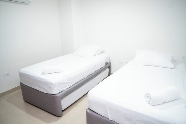 2 bedrooms, iron/ironing board, bed sheets