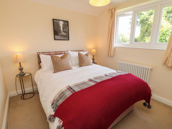 3 makuuhuonetta, yksilöllisesti sisustettu, yksilöllisesti kalustettu