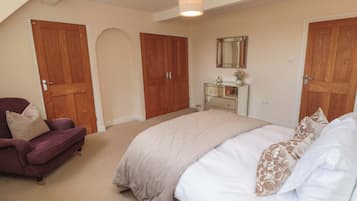 3 camere, con stile personalizzato, con arredamento individuale