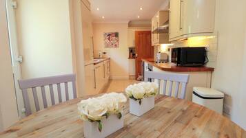 Kochgeschirr/Geschirr/Besteck