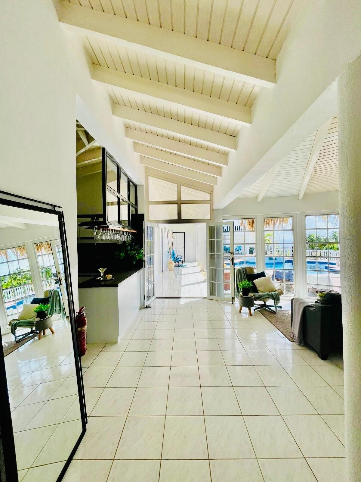 Luxury Villa | Private kitchen | Fridge, microwave