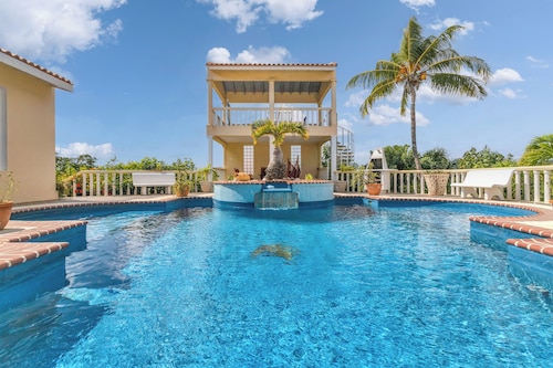 La Pura Vista Resort